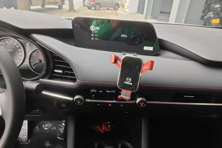 Used Mazda 3 Axela 2023 2.0L Automatic ZhiZhen Edition Audio And AC Panel