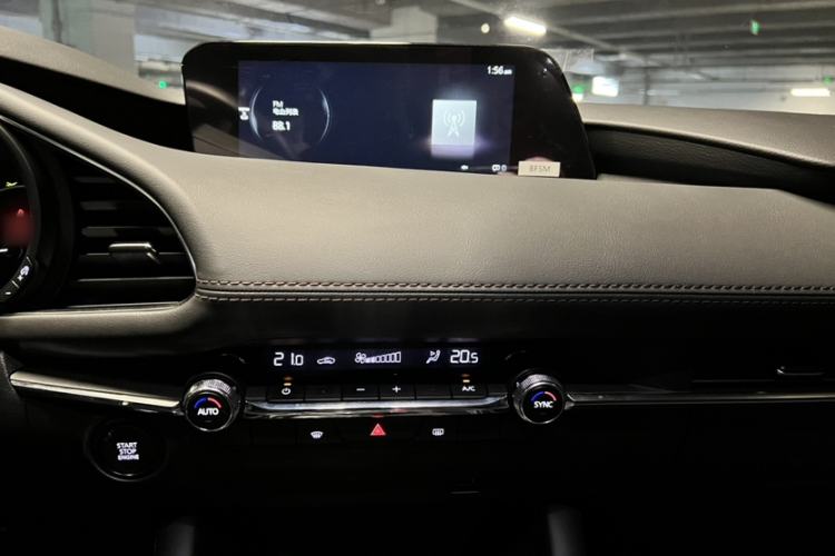 Used Mazda 3 Axela 2023 2.0L Automatic ZhiXuan Edition Audio And AC Panel