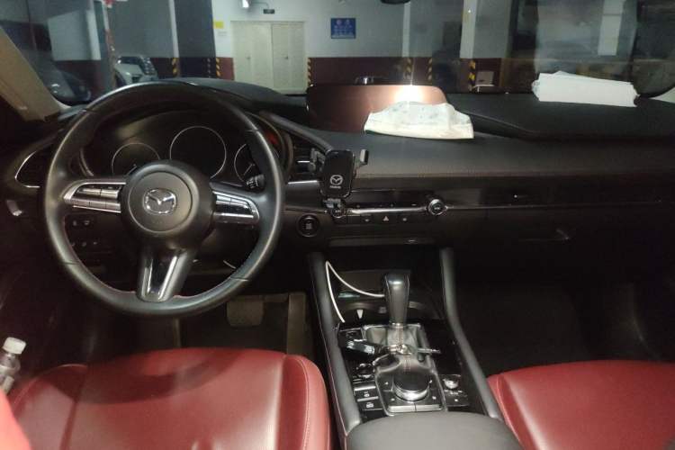 Used Mazda 3 Axela 2023 2.0L Automatic Zhiyao Edition Center Console