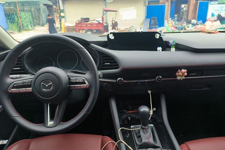 Used Mazda 3 Axela 2023 2.0L Automatic ZhiZhen Edition Center Console