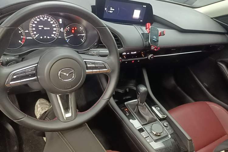 Used Mazda 3 Axela 2023 2.0L Automatic ZhiZhen Edition Center Console