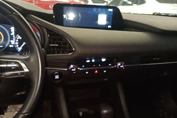 Used Mazda 3 Axela 2023 2.0L Automatic Zhiya Edition Center Console