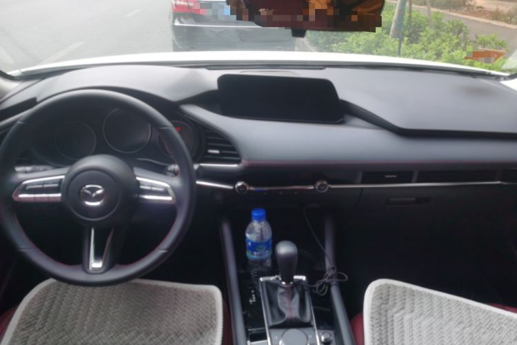 Used Mazda 3 Axela 2023 2.0L Automatic ZhiZhen Edition Center Console