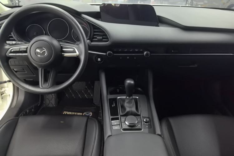 Used Mazda 3 Axela 2023 2.0L Automatic Zhiqing Edition Center Console