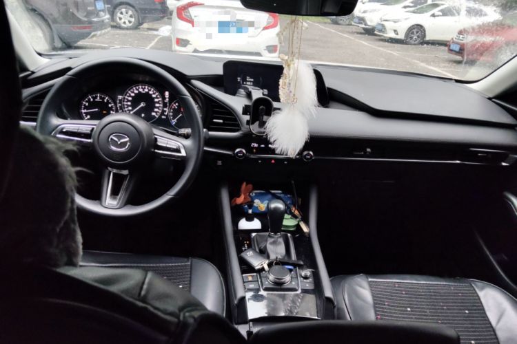 Used Mazda 3 Axela 2023 2.0L Automatic ZhiXuan Edition Center Console