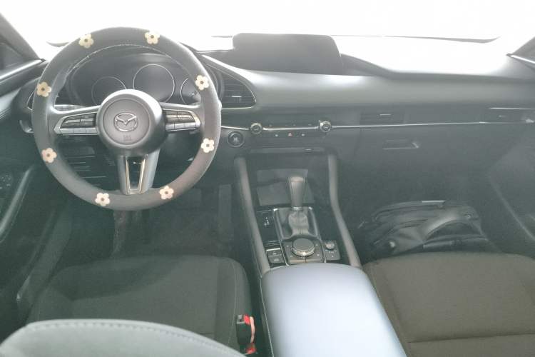 Used Mazda 3 Axela 2023 2.0L Automatic ZhiXuan Edition Center Console