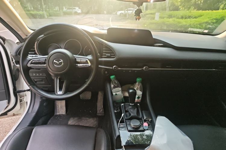 Used Mazda 3 Axela 2023 2.0L Automatic Zhiyao Edition Center Console