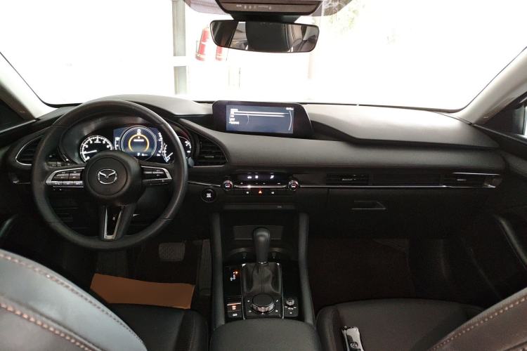 Used Mazda 3 Axela 2023 2.0L Automatic Zhiqing Edition Center Console