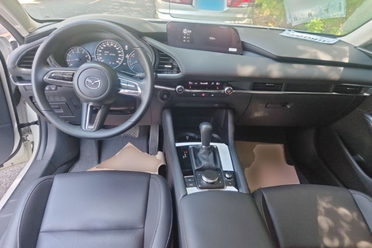 Used Mazda 3 Axela 2023 2.0L Automatic Zhiya Edition Center Console