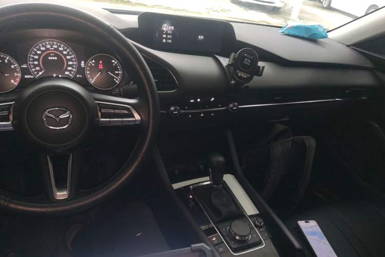 Used Mazda 3 Axela 2023 2.0L Automatic ZhiXuan Edition Center Console