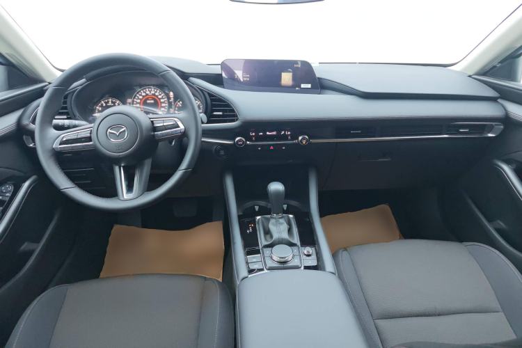 Used Mazda 3 Axela 2023 2.0L Automatic ZhiXuan Edition Center Console