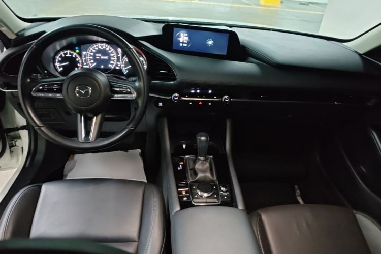 Used Mazda 3 Axela 2023 2.0L Automatic Zhiya Edition Center Console