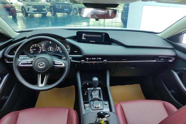 Used Mazda 3 Axela 2023 2.0L Automatic ZhiZhen Edition Center Console