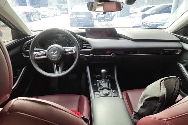 Used Mazda 3 Axela 2023 2.0L Automatic Zhiyao Edition Center Console
