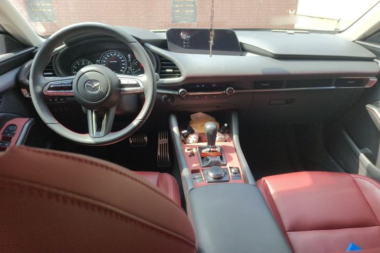 Used Mazda 3 Axela 2023 2.0L Automatic ZhiZhen Edition Center Console