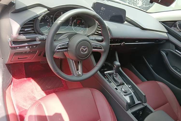 Used Mazda 3 Axela 2023 2.0L Automatic ZhiZhen Edition Center Console