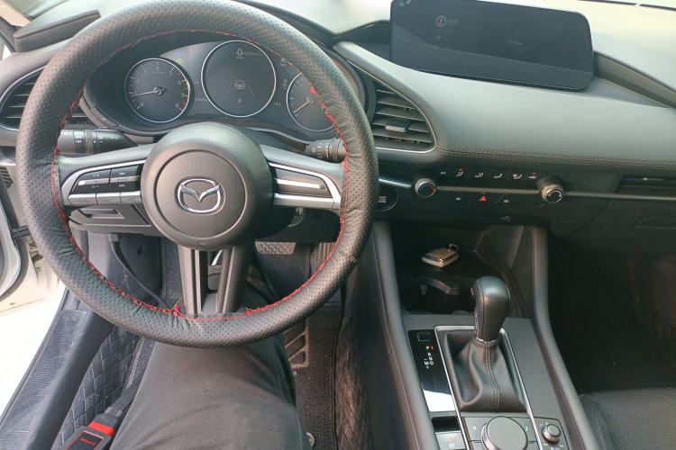 Used Mazda 3 Axela 2023 2.0L Automatic Zhiqing Edition Center Console