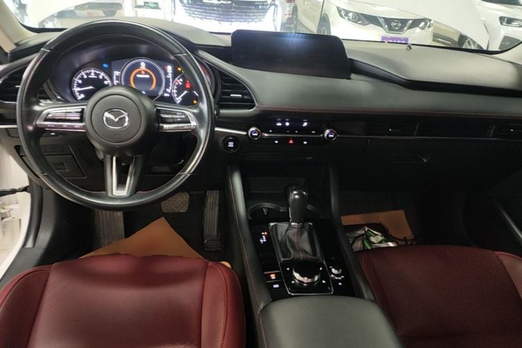 Used Mazda 3 Axela 2023 2.0L Automatic Zhiya Edition Center Console