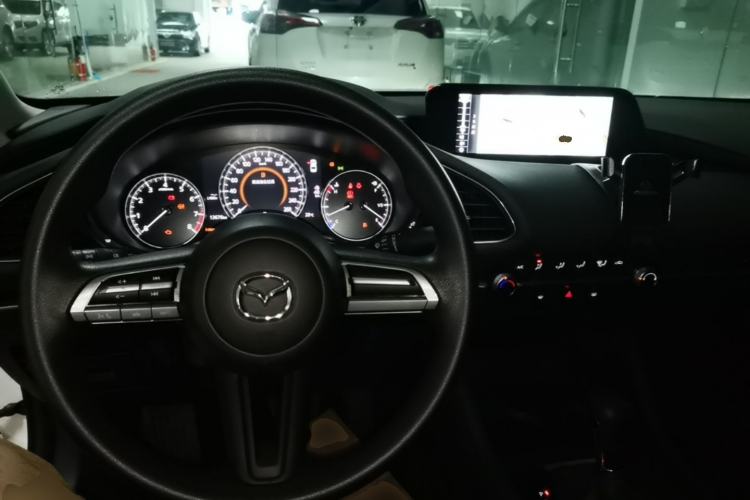 Used Mazda 3 Axela 2023 2.0L Automatic Zhiqing Edition Center Console