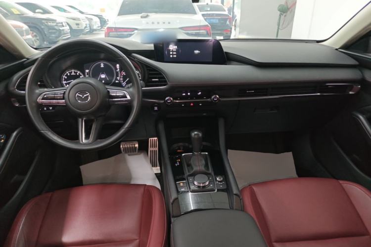 Used Mazda 3 Axela 2023 2.0L Automatic Zhiya Edition Center Console