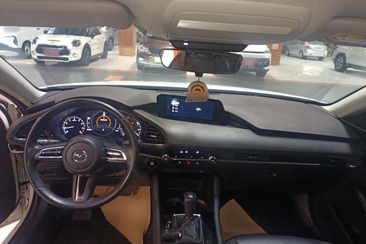 Used Mazda 3 Axela 2023 2.0L Automatic Zhiya Edition Center Console