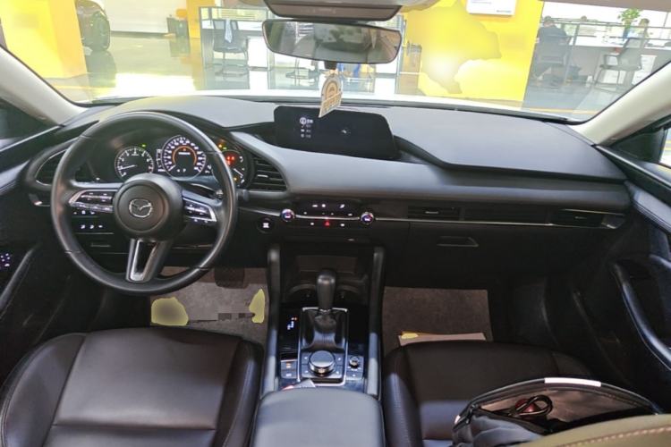 Used Mazda 3 Axela 2023 2.0L Automatic ZhiZhen Edition Center Console