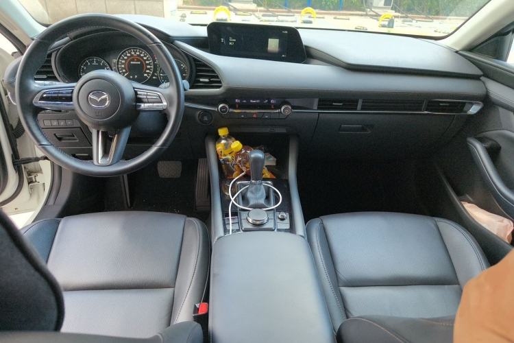 Used Mazda 3 Axela 2023 2.0L Automatic ZhiZhen Edition Center Console