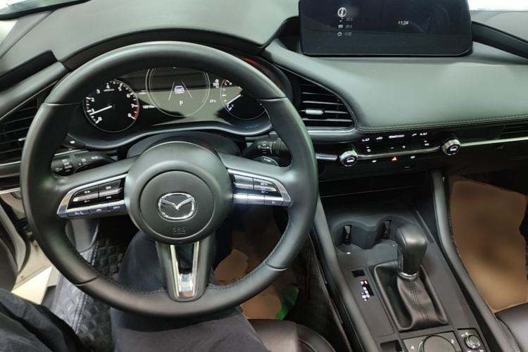 Used Mazda 3 Axela 2023 2.0L Automatic Zhiya Edition Center Console