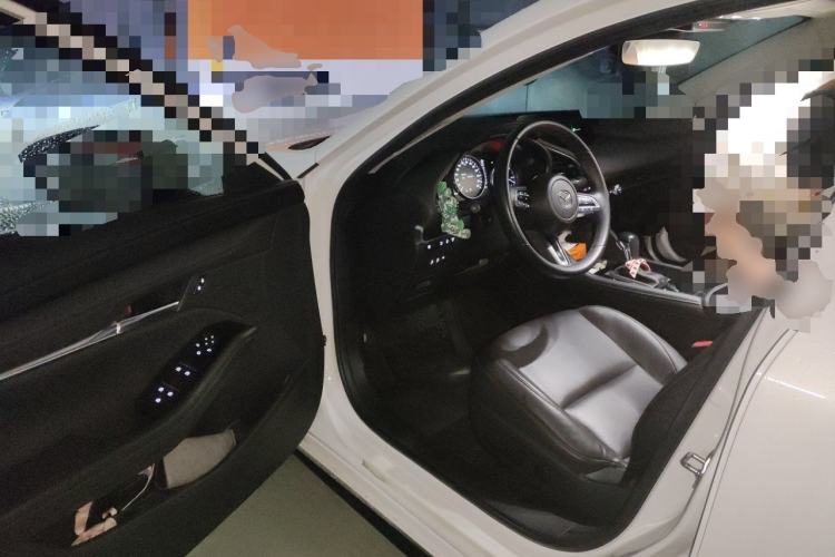 Used Mazda 3 Axela 2023 2.0L Automatic ZhiZhen Edition Driver Seat