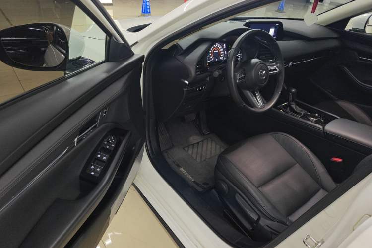 Used Mazda 3 Axela 2023 2.0L Automatic Zhiya Edition Driver Seat