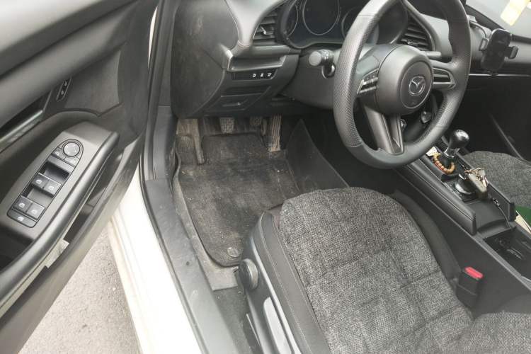 Used Mazda 3 Axela 2023 1.5L Manual ZhiMei Edition Driver Seat