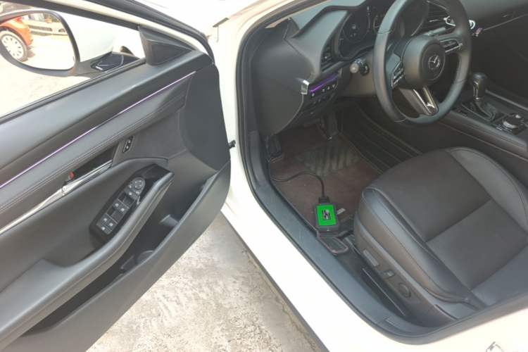 Used Mazda 3 Axela 2023 2.0L Automatic ZhiZhen Edition Driver Seat