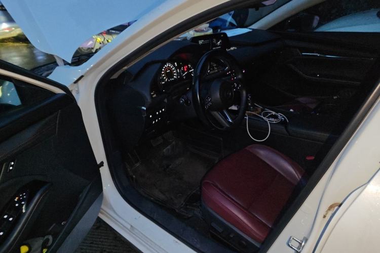 Used Mazda 3 Axela 2023 2.0L Automatic ZhiZhen Edition Driver Seat