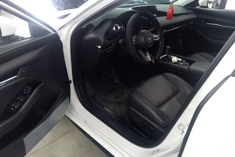 Used Mazda 3 Axela 2023 2.0L Automatic ZhiZhen Edition Driver Seat
