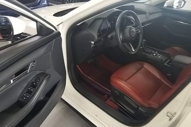 Used Mazda 3 Axela 2023 2.0L Automatic Zhiya Edition Driver Seat
