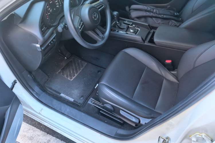 Used Mazda 3 Axela 2023 2.0L Automatic Zhiqing Edition Driver Seat