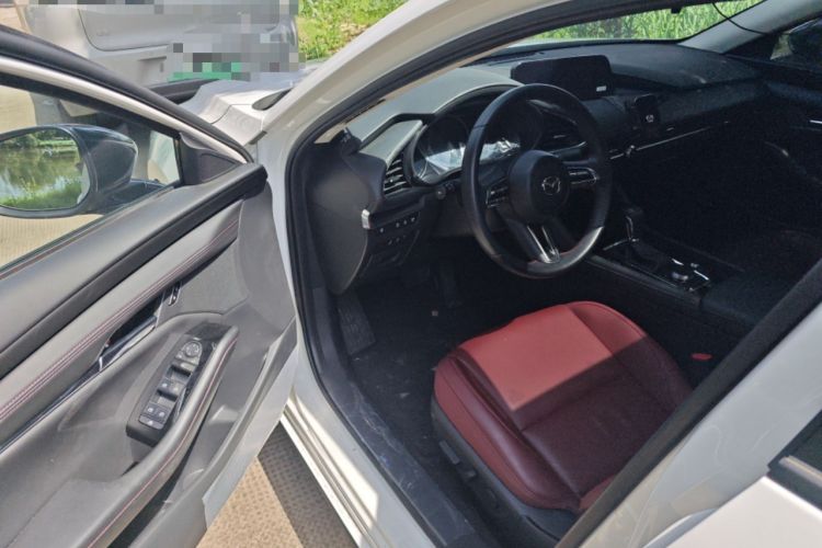 Used Mazda 3 Axela 2023 2.0L Automatic ZhiZhen Edition Driver Seat