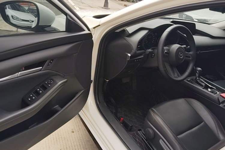 Used Mazda 3 Axela 2023 2.0L Automatic Zhiqing Edition Driver Seat