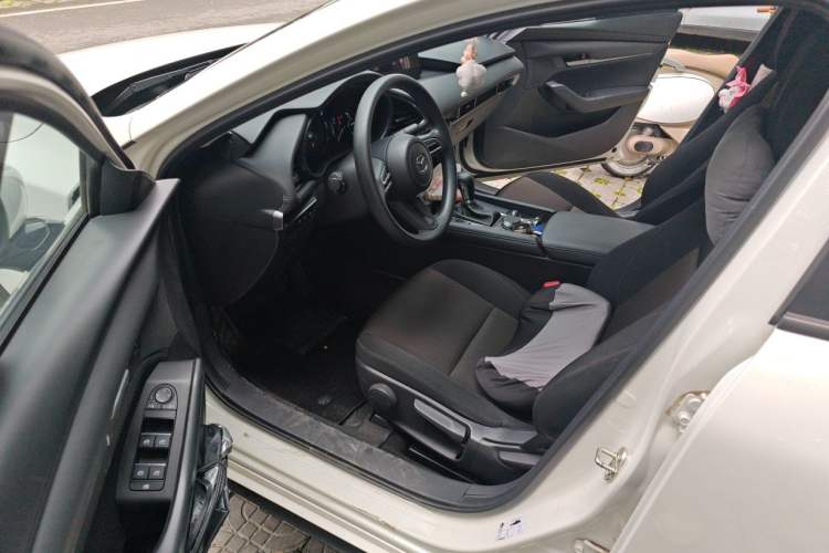 Used Mazda 3 Axela 2023 2.0L Automatic Zhiqing Edition Driver Seat