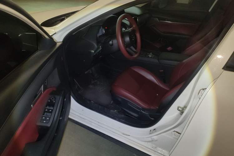 Used Mazda 3 Axela 2023 2.0L Automatic Zhiqing Edition Driver Seat