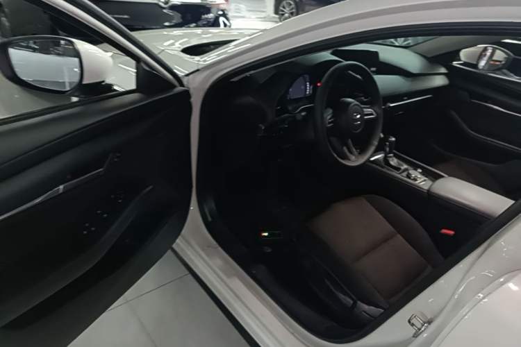 Used Mazda 3 Axela 2023 2.0L Automatic Zhiqing Edition Driver Seat
