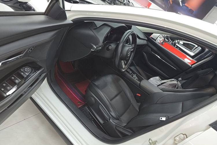 Used Mazda 3 Axela 2023 2.0L Automatic ZhiXuan Edition Driver Seat