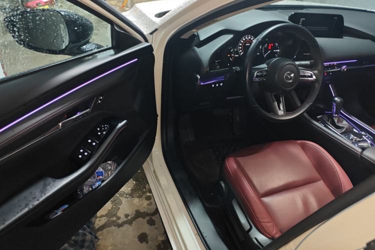 Used Mazda 3 Axela 2023 2.0L Automatic ZhiZhen Edition Driver Seat