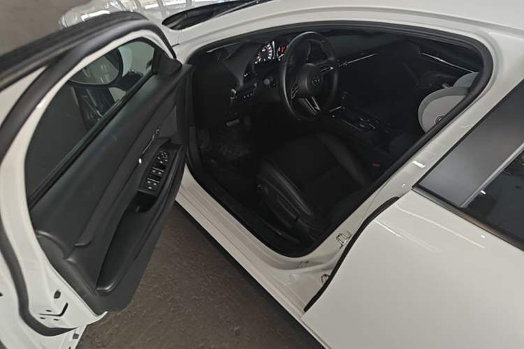 Used Mazda 3 Axela 2023 2.0L Automatic Zhiya Edition Driver Seat