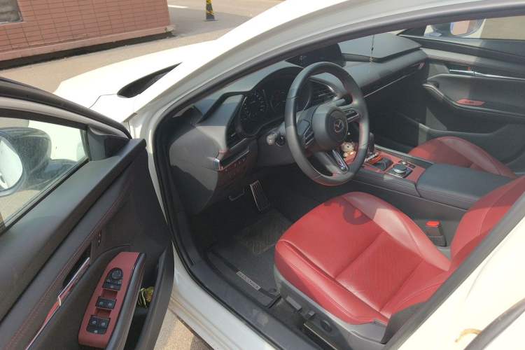 Used Mazda 3 Axela 2023 2.0L Automatic ZhiZhen Edition Driver Seat