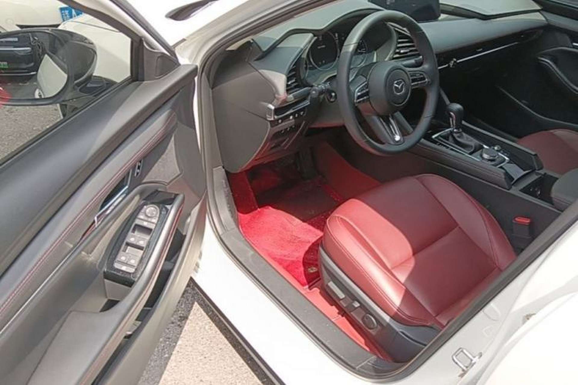 Used Mazda 3 Axela 2023 2.0L Automatic ZhiZhen Edition Driver Seat