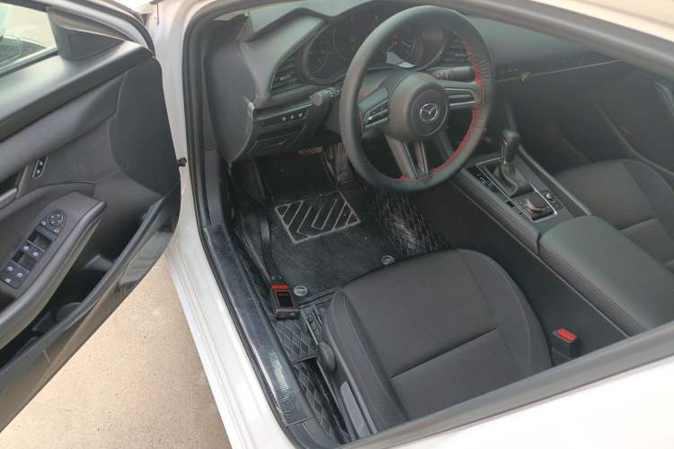 Used Mazda 3 Axela 2023 2.0L Automatic Zhiqing Edition Driver Seat