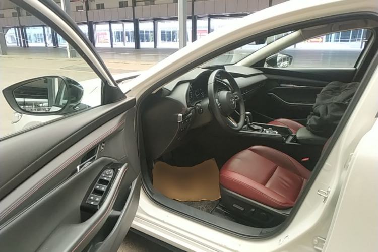 Used Mazda 3 Axela 2023 2.0L Automatic ZhiZhen Edition Driver Seat