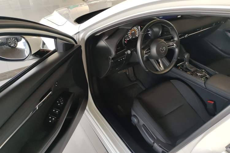 Used Mazda 3 Axela 2023 2.0L Automatic ZhiXuan Edition Driver Seat