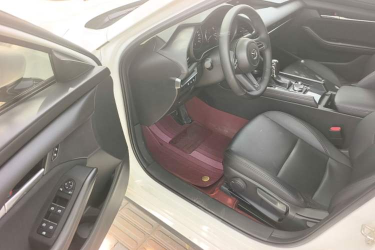 Used Mazda 3 Axela 2023 2.0L Automatic Zhiqing Edition Driver Seat